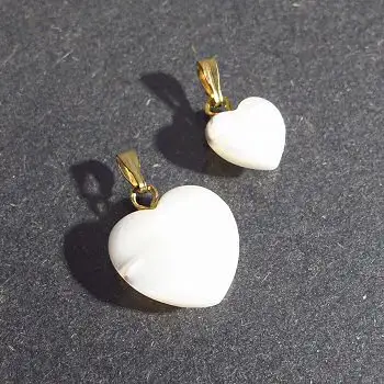 Bali Temples charm Coeur perle de nacre dore