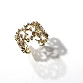 Bali Temples earcuff Dentelle