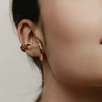Jeannette earcuff Jade Racine en 8