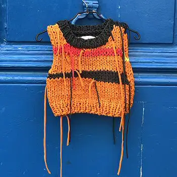 Mirco Gaspari crop-top tricote main ucycling orange