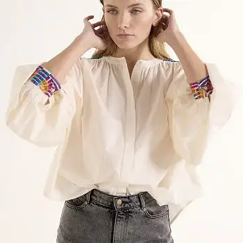 Sacre coeur blouse Lena ecrue brodee Waca