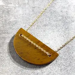 Trois Petits Points collier Moon Oeil du tigre laiton dore