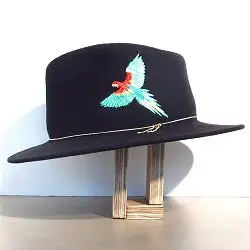 Van Palma chapeau brode perroquet Dakota noir